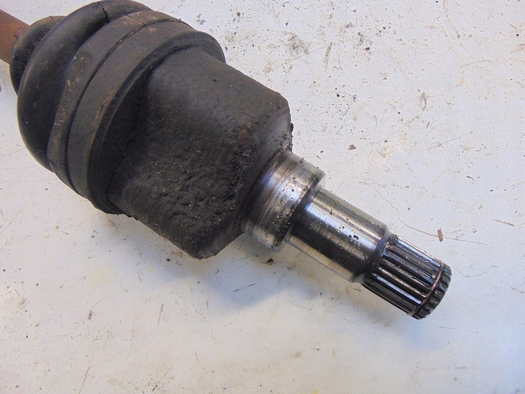 фото №4, Mazda 121 fiesta 1.8td 2002r привідний вал ліва