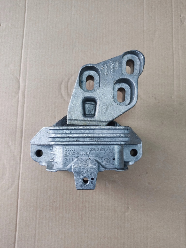 Купити Подушка двигуна кронштейн mercedes a2462400617