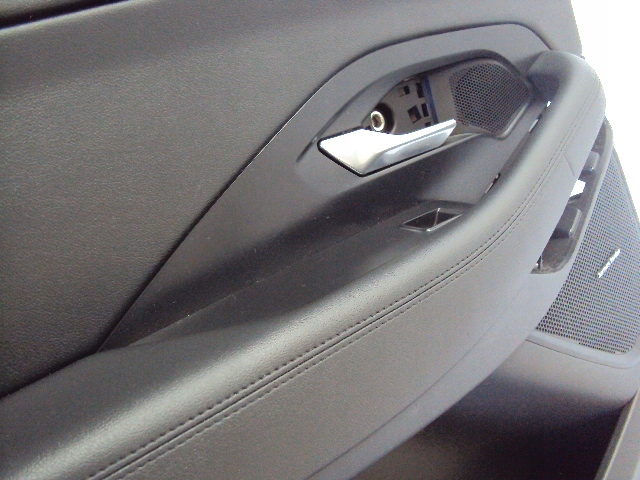 Обивка дверь левый задняя jaguar e-pace 2018- Оригинал