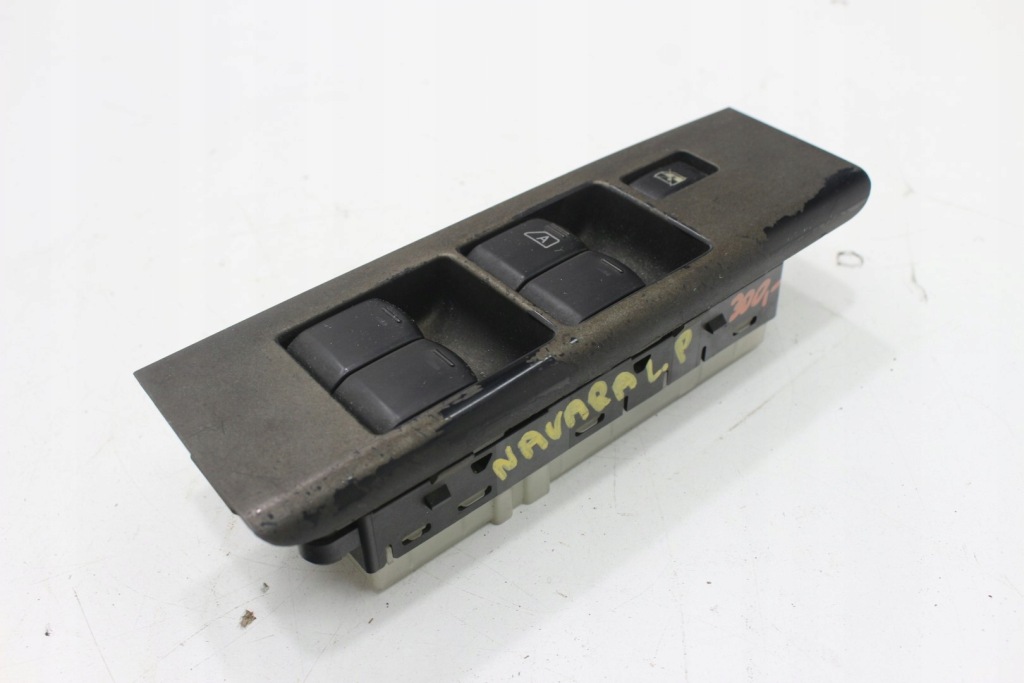 фото №1, Navara d40 панель вікон лівий eu