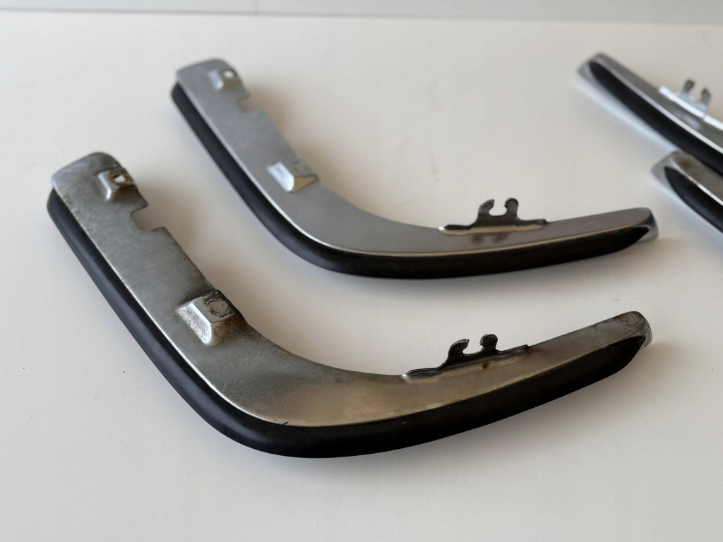 Mercedes s 116 накладки хром бампера перед 1168800170 оригінал Зі Шроту