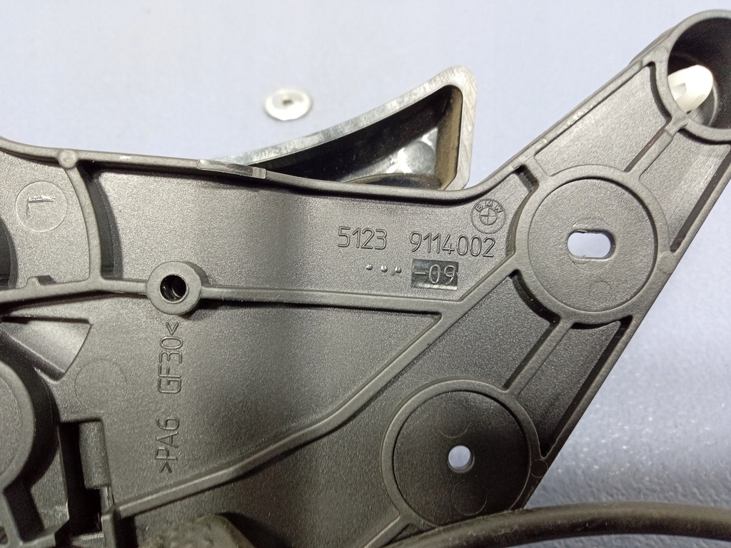 фото №5, Bmw 5 f10 f11 f07 кронштейн відкривання трос капот 9114002