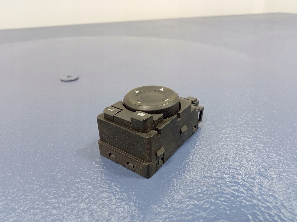 фото №5, Octavia i панель регулировки зеркал 1u1959565c