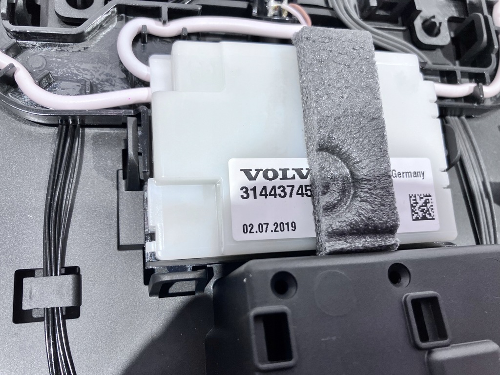 фото №5, Лампа потолочный volvo s60 iii 18- czarna