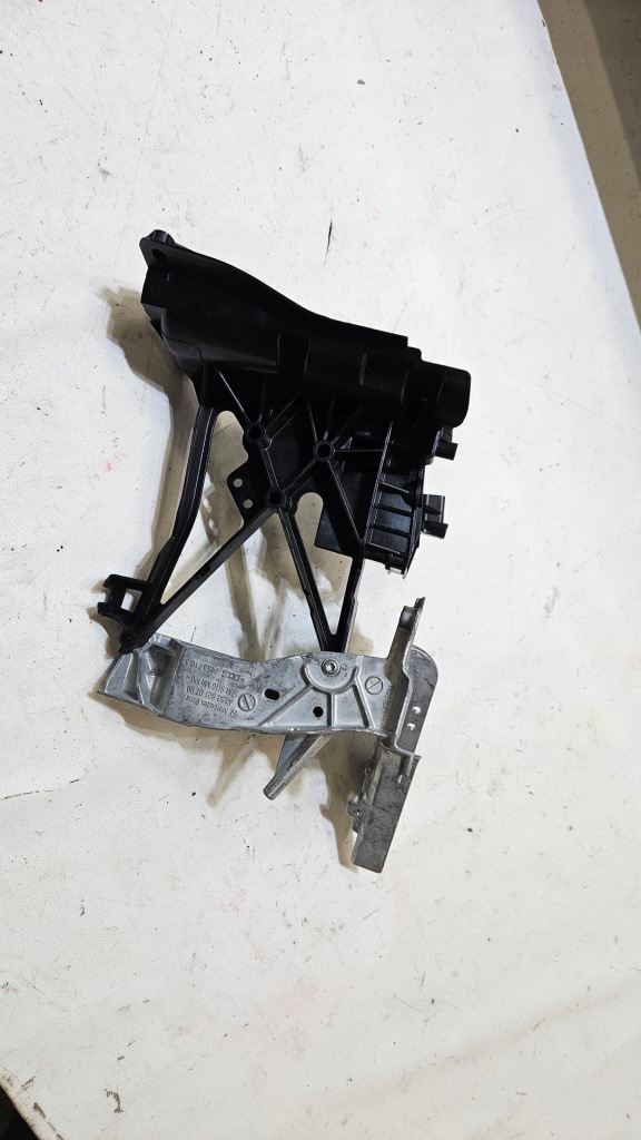 фото №1, Панель фары усилитель лампы правый mercedes a2136206500