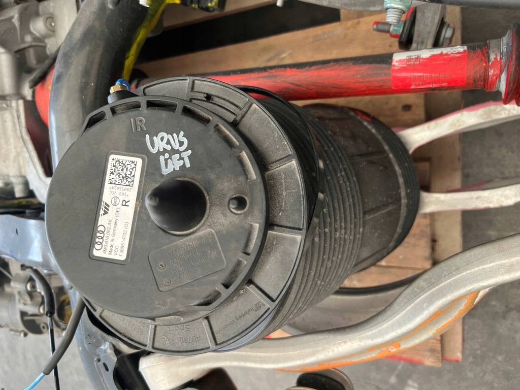 фото №9, Lamborghini urus lift 2024r подвеска kpl поворотный кулак рычаг подрамник приводной вал