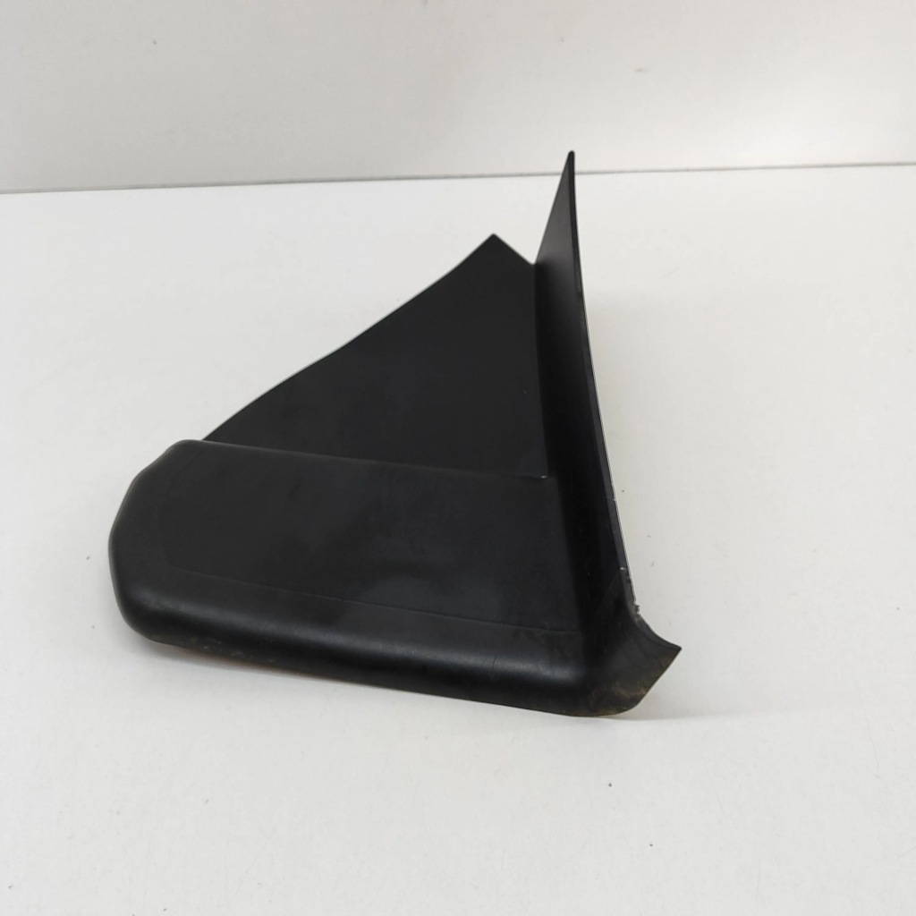 фото №1, Audi e-tron gt 2022 правая сторона молдинг pod фара задняя