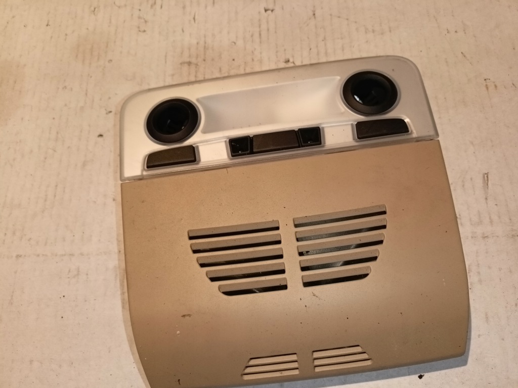 фото №1, Bmw e90 9149671 лампа кабины салона beż