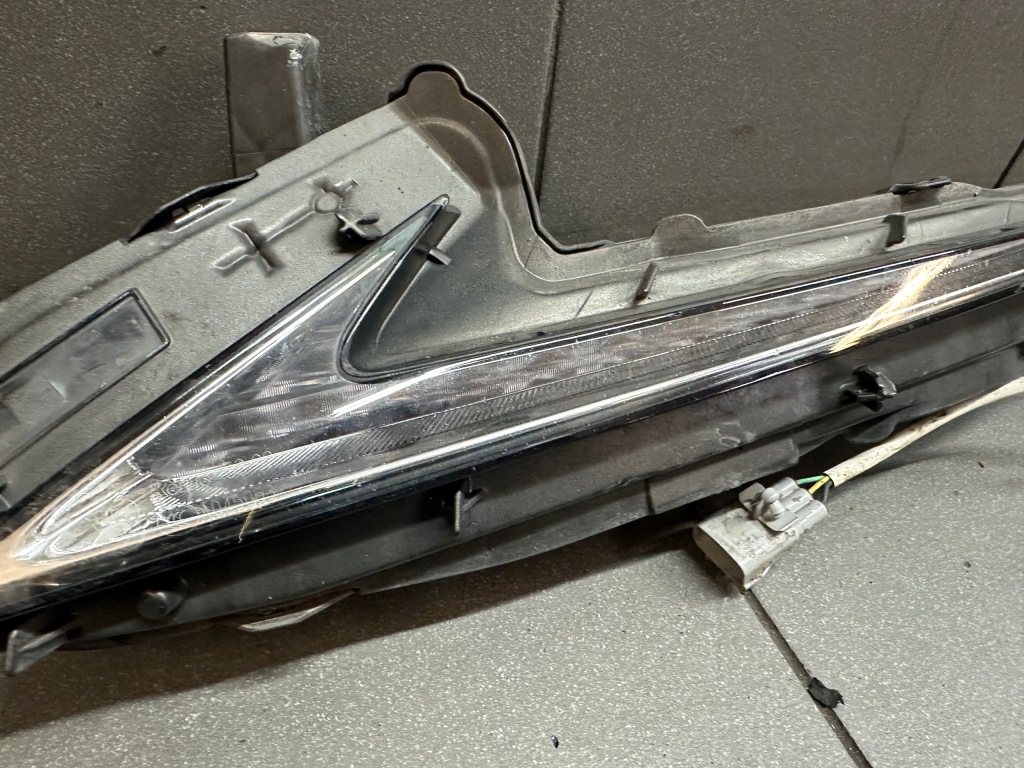 Лампа левый перед led drl lexus is 3 81620-53011 Доставка