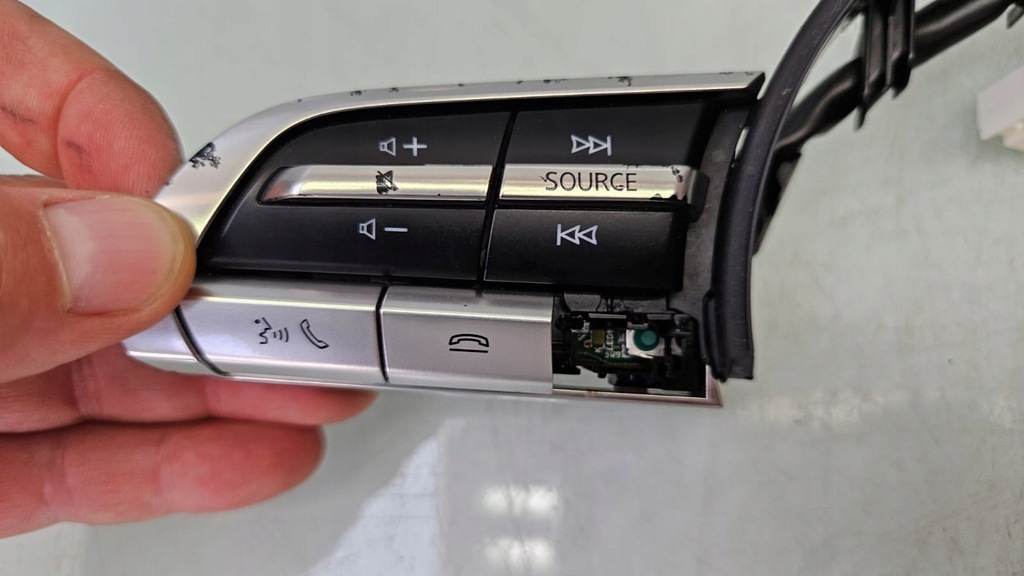 фото №7, Mazda 3 bp iv 19r кнопки управление управление руля