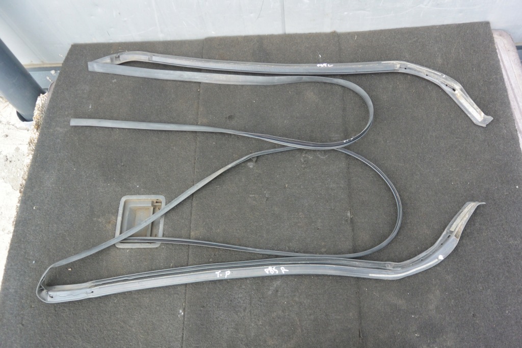 Прокладка порог правый  левая tesla model s 12-16 с Разборки