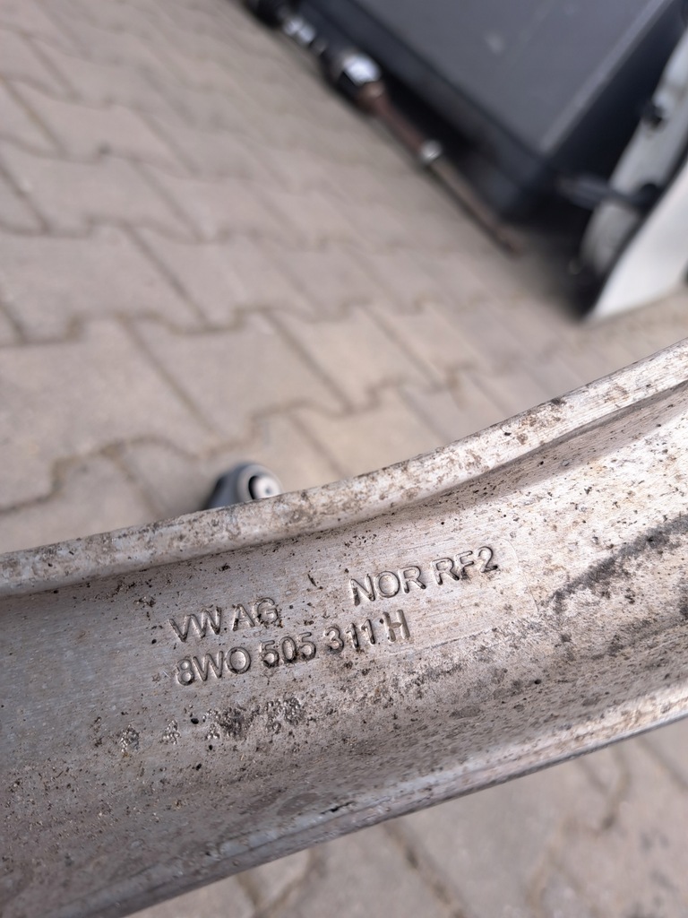 фото №5, Audi a4 a5 поворотний кулак важелі лівий задня 8w0505459d