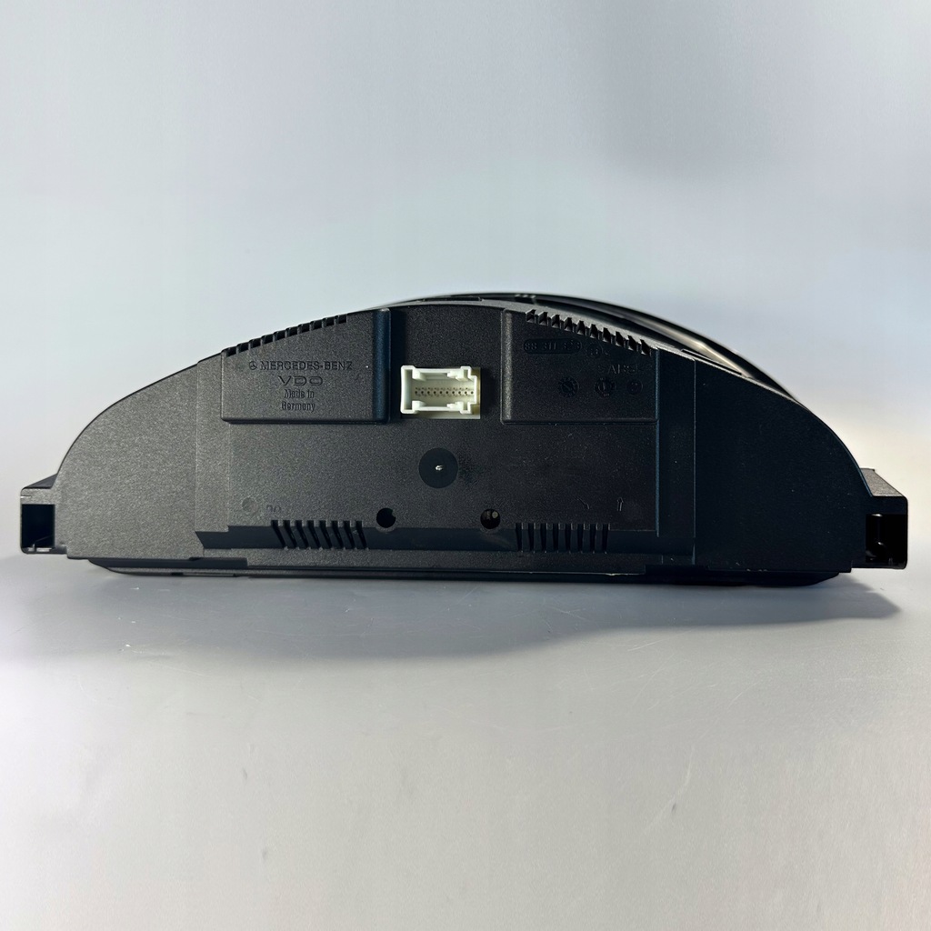 фото №6, Счетчик приборы mercedes w203 2.0 b a2035400711