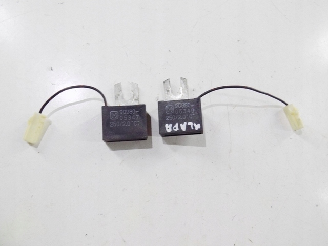 фото №1, Toyota rav4 ii 00-05r конденсатор радио