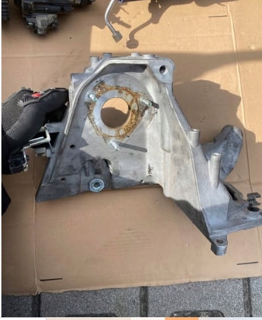 Купить Кронштейн кронштейн насоса впрыска двигателя 2.0 d jtd m-jet ducato 3 55226627