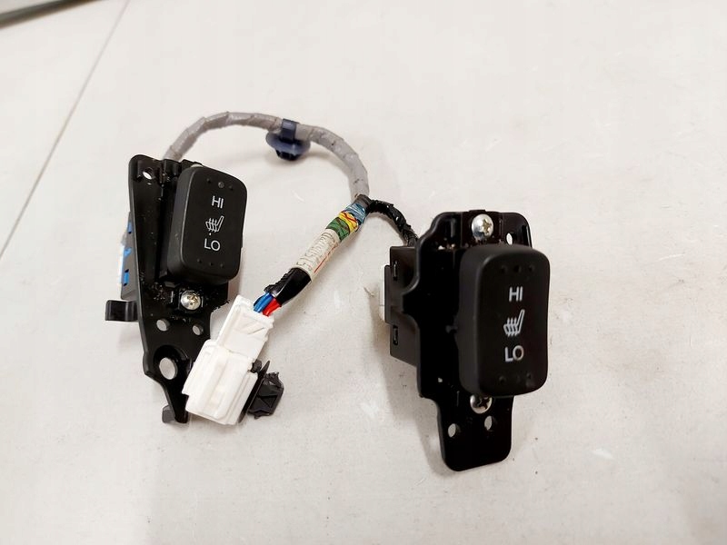 фото №1, Honda insight ii 2 переключатель кнопка подогрев сидений