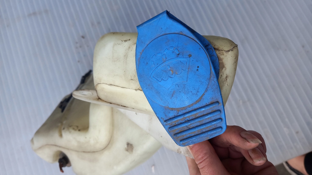 фото №5, Бачок рідина do омивача audi a6 c5 2.4b 02 sedan 4b0955453k