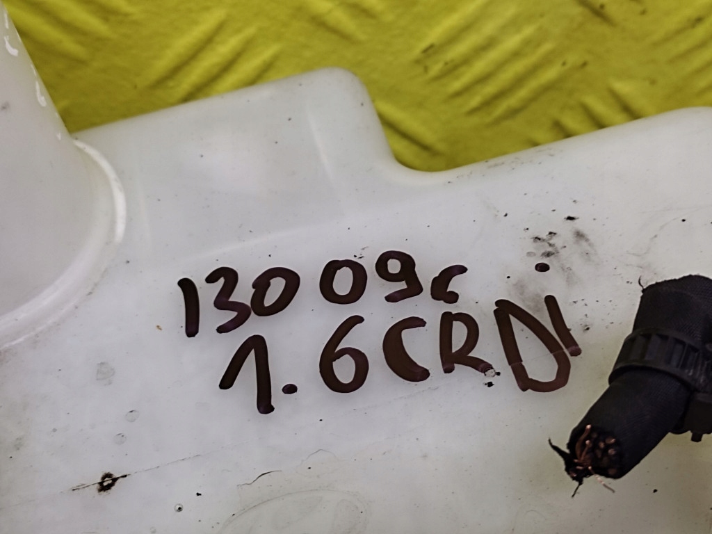 фото №8, Hyundai i30 i 1.6 crdi бачок омывателя 986102l000