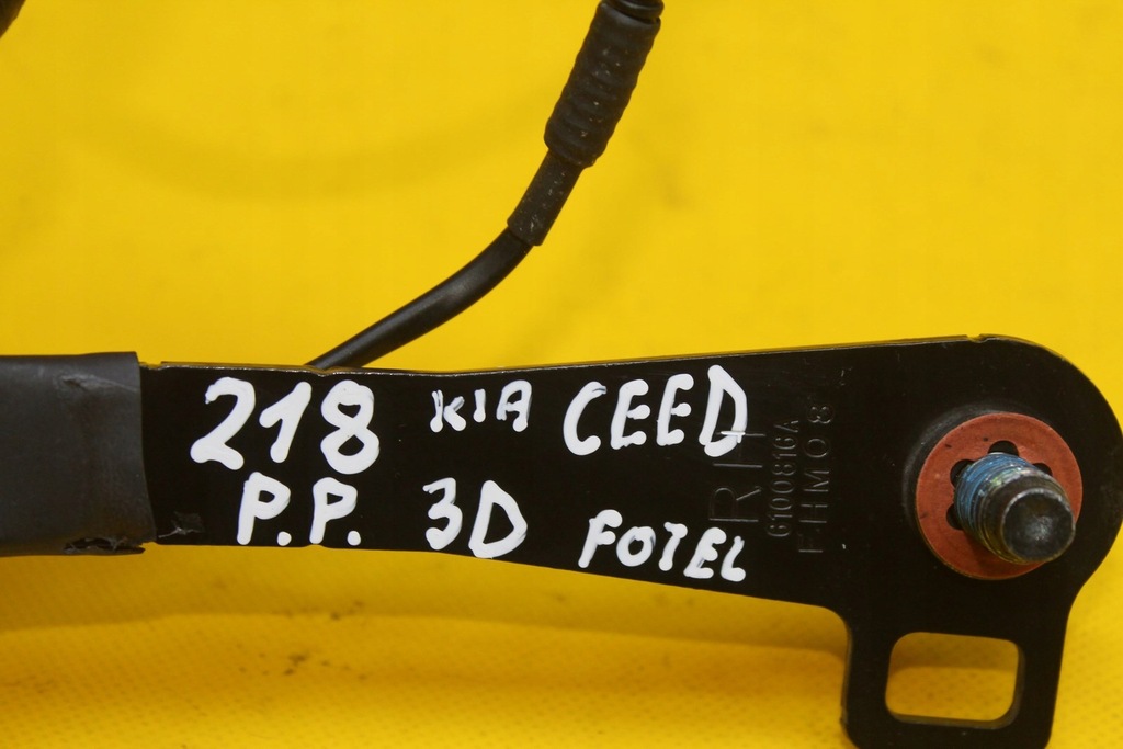 фото №7, Кліпса поперечина правий перед kia ceed i 3d hb