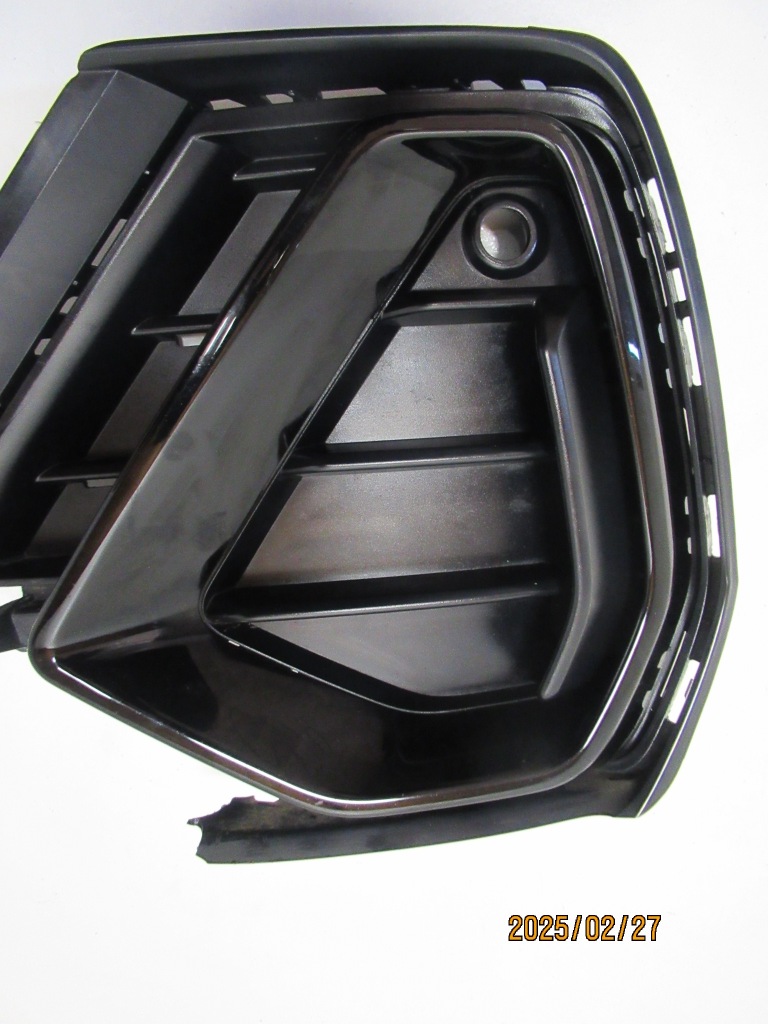 Купить Audi q3 2 83a s-line решётка бампера левая 83a807681d