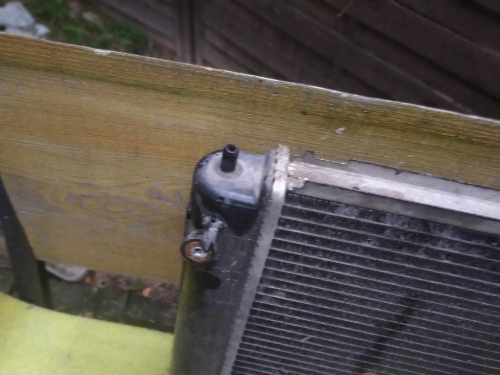 Toyota corolla verso e121 2,2 d4d 177 km радіатор води в Україні