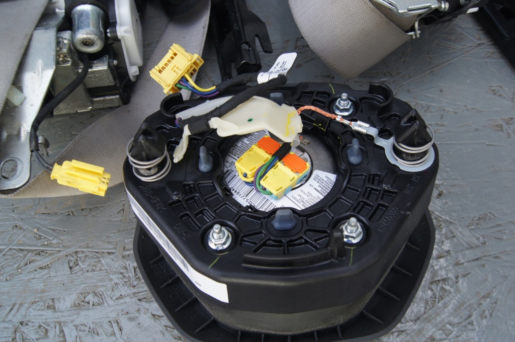 фото №12, Mercedes w166 ml350 подушка безпеки подушки безпеки панель приладів ремені