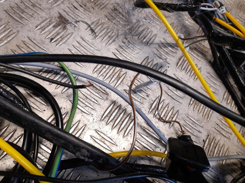 Джгут трубопровід mercedes-benz s-class w126 1983 a1268201215 Недорого