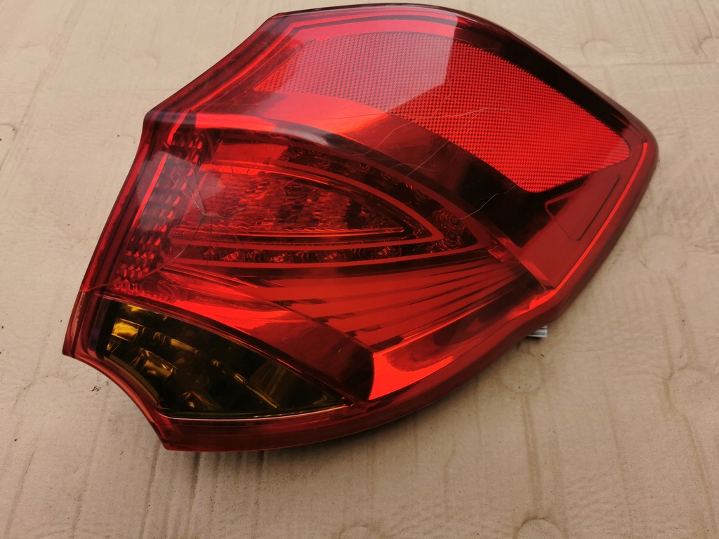 фото №1, Kia ceed ii hb лампа правая задняя led