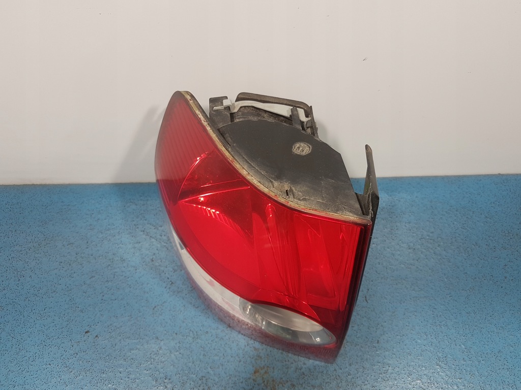 фото №10, Vw fox ii lift лампа задняя левая наружная