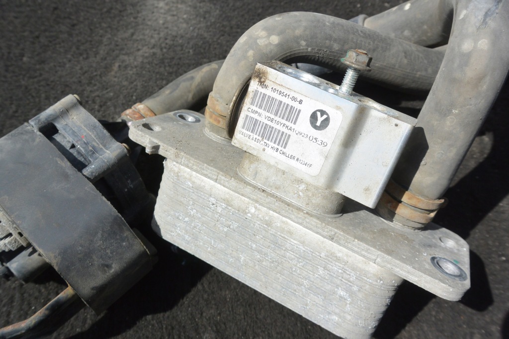 Радіатор оливи клапан води насос tesla model s eu Оригінал