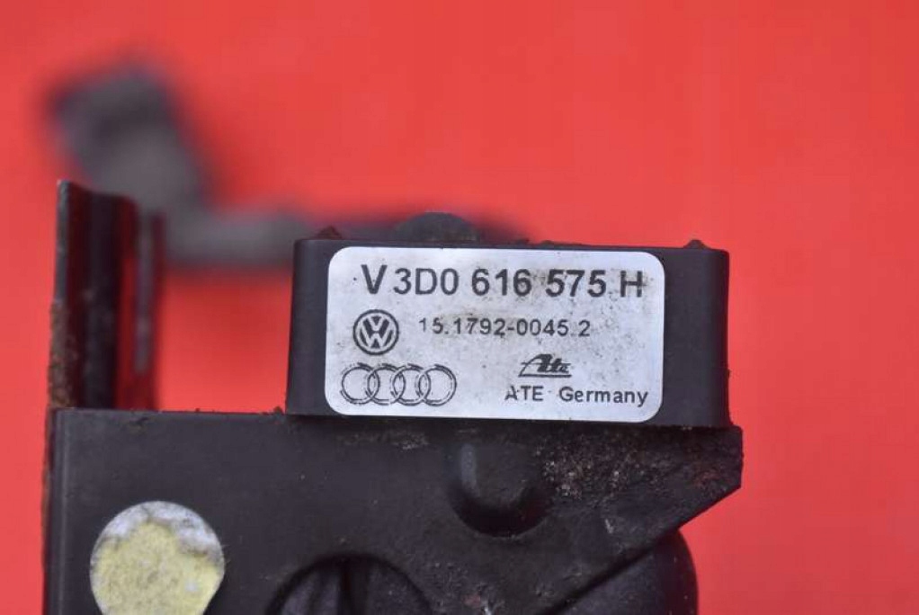 фото №7, Датчик прискорення 3d0616575h bentley continental 1 i gt 6.0 w12 560 km