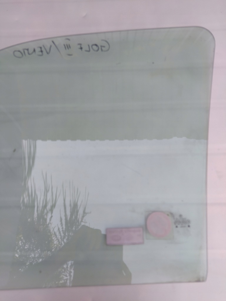 фото №7, Стекло дверь боковая правый перед - vw golf iii vento