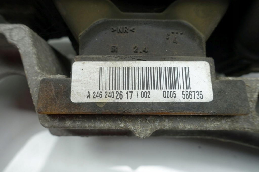 Mercedes w246 2.2 cdi подушка під  двигун кронштейн двигуна 2462402617 w176 в Україні