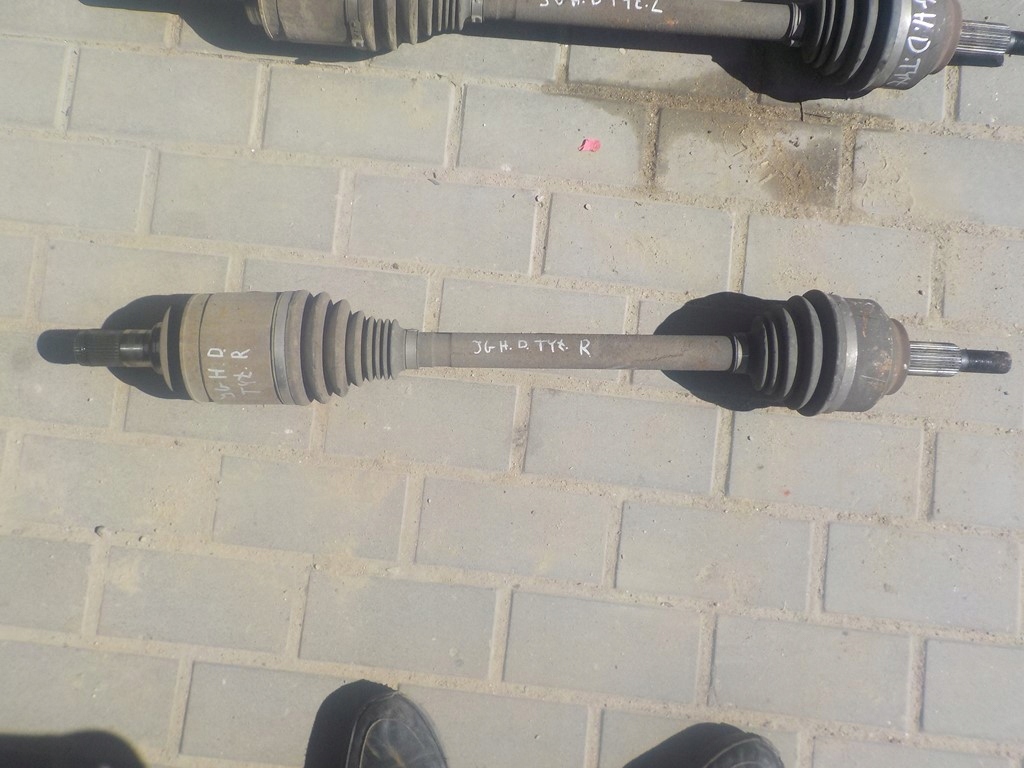 Купити Привідний вал правий задні jeep grand cherokee wk2 дизель