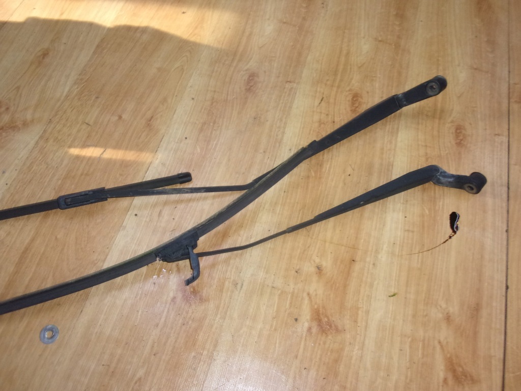 фото №1, Suzuki alto pixo 09-14 важелі двірник комплект