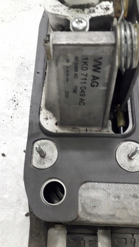 фото №9, Домкрат переключения передач + тросы audi a3 1k0711049ac