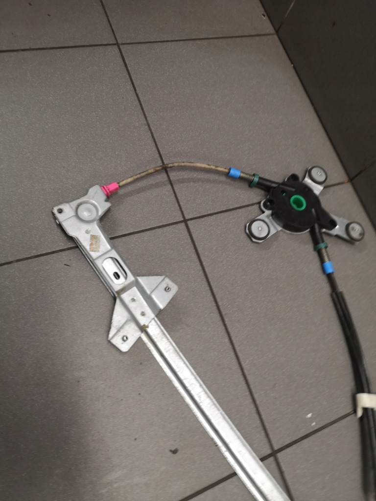 фото №6, Механизм стекло правый перед audi a8 d2 4d0837462a