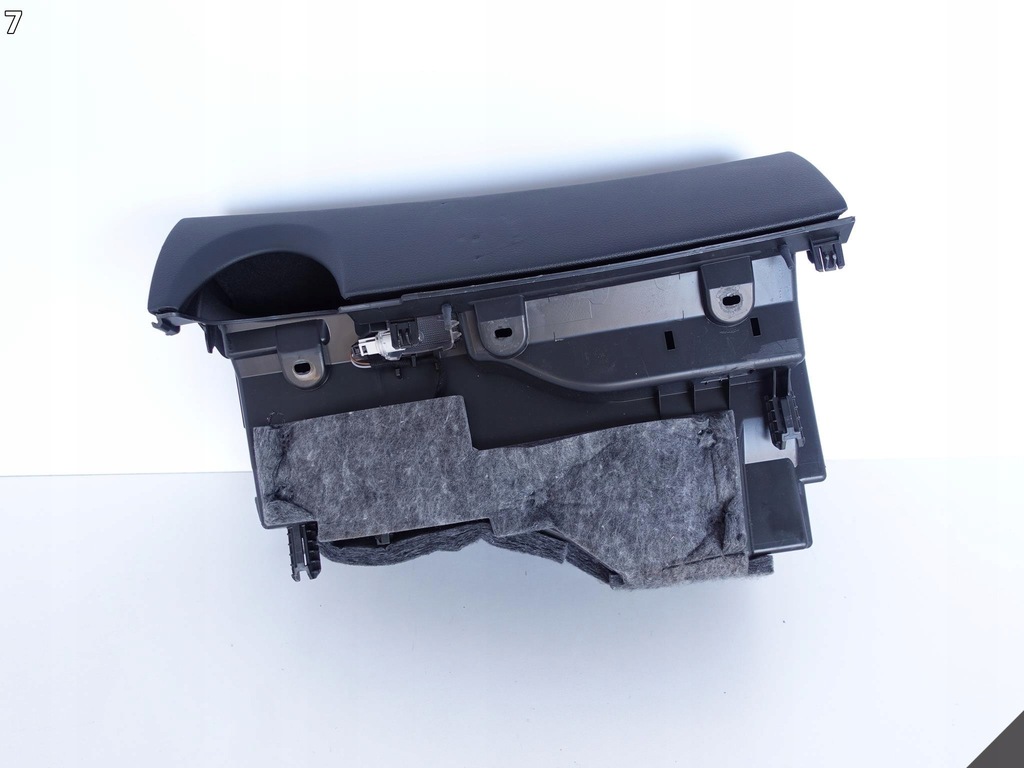 фото №8, Mercedes c-klasa w205 бардачок пассажира europa