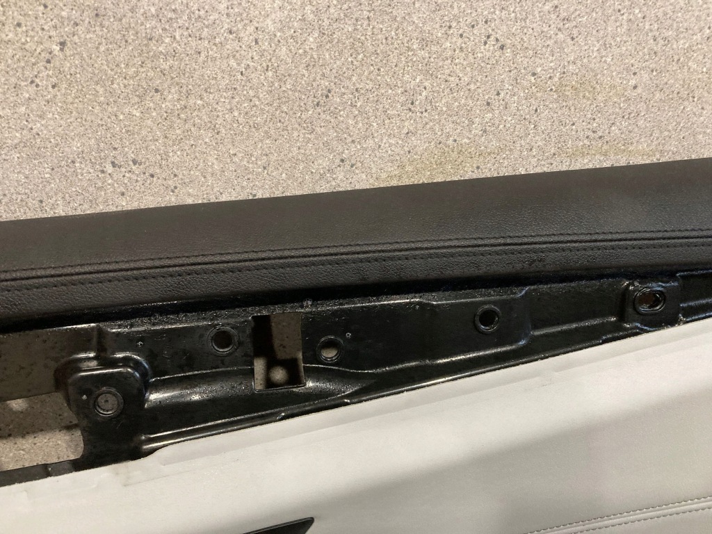 Обшивка двері передніх перед сторона правий bmw m5 f90 Київ