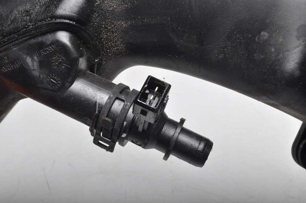 фото №8, Volvo xc70 ii 2.4 d5 215km труба повітрозабірник повітря 31657655