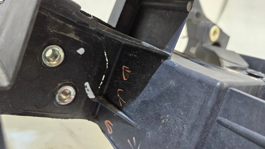 фото №4, Pas передний усилитель renault master iii 8200657209g