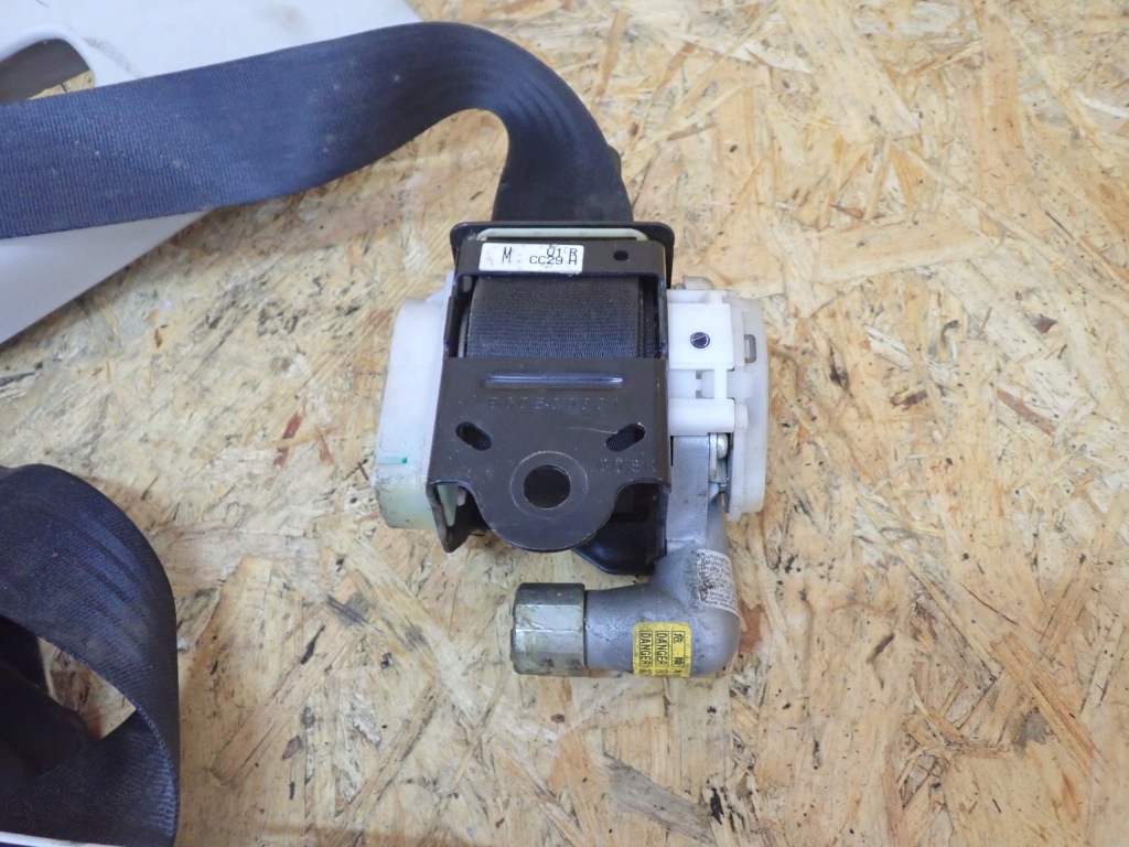 Ремень безопасности правая  перед mazda 5 2008 европа 0589-p1-000146 с Разборки