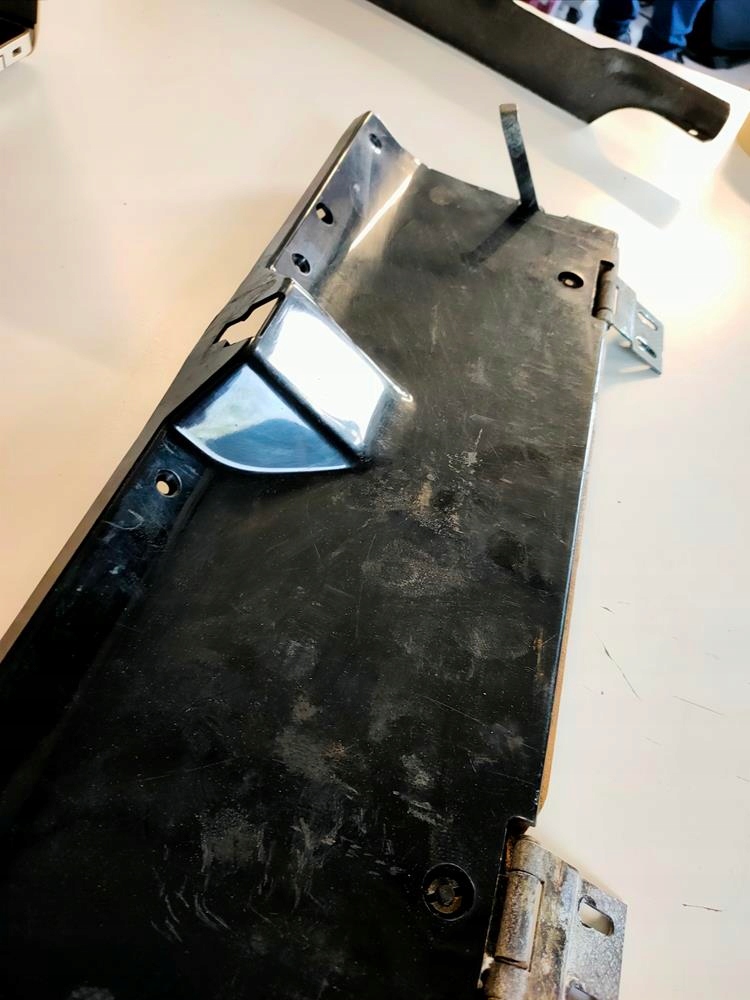 фото №8, Кришка дверцята бардачка панель приладів mercedes 107 ideał