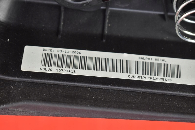 фото №12, Воздуховод кожаный мультифункция 30723418 volvo s60 1 i lift 04-09