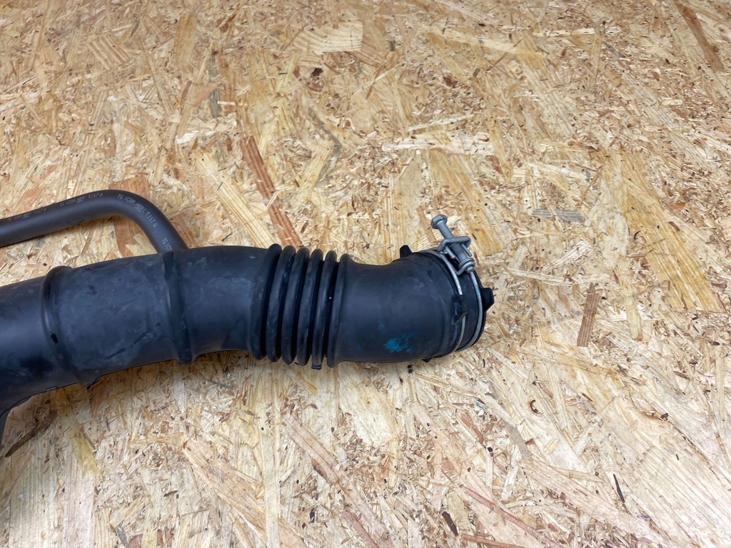 фото №9, Труба шланг wąż повітря toyota yaris iv cross p21 17880-k0040 2020-