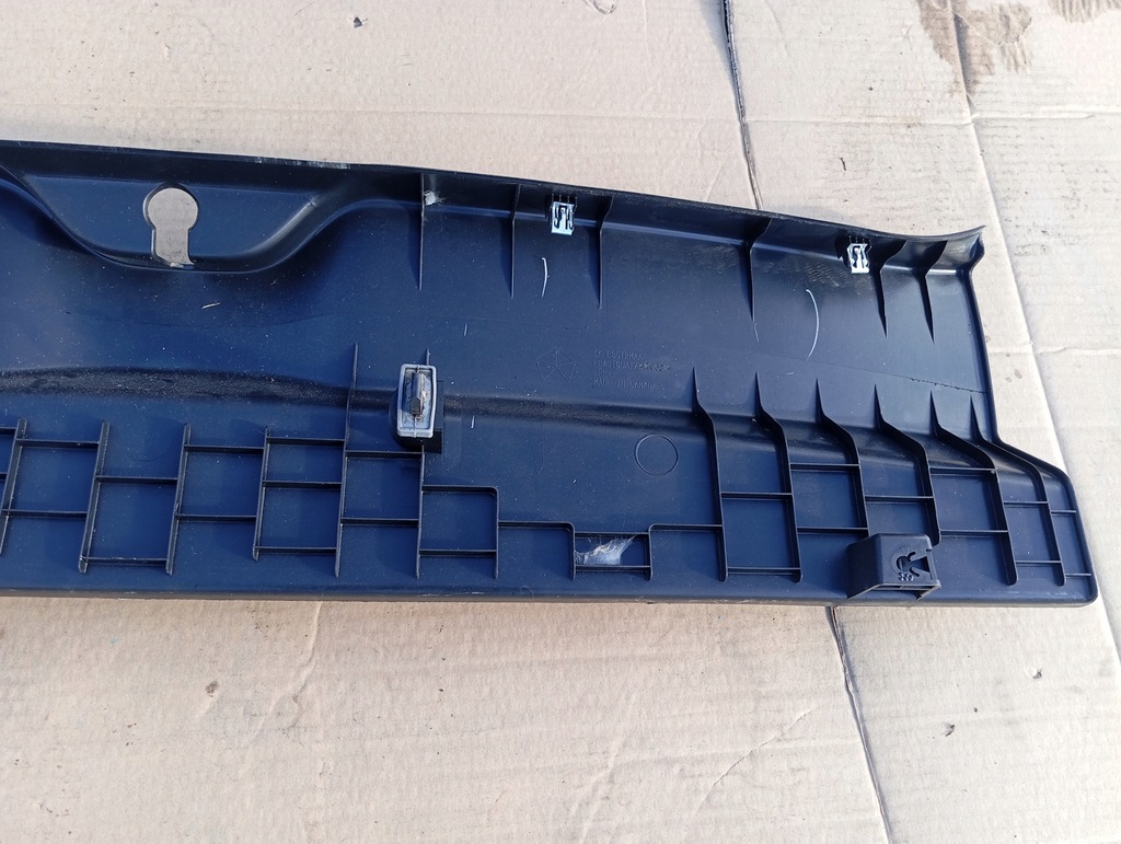 фото №8, Chrysler 300 ii lift 15r пластик поперечина задня захист задня na pas 15-23r