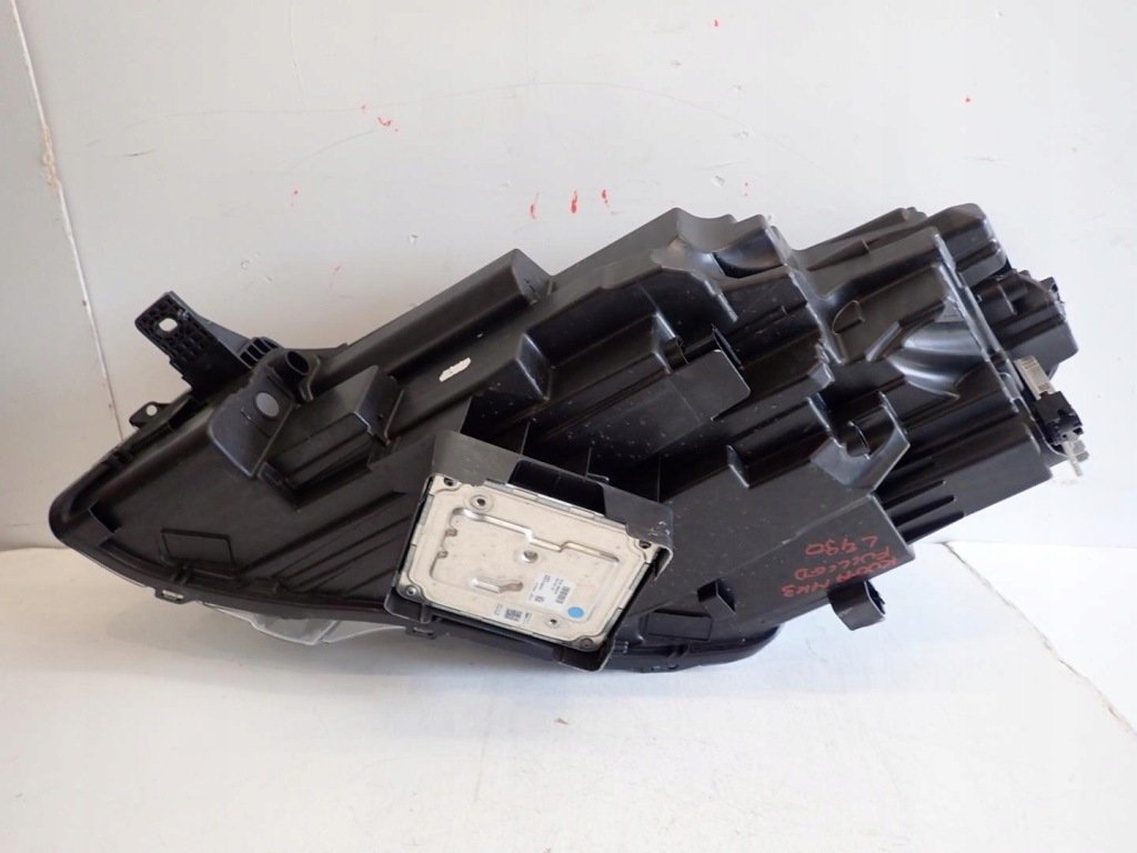 Фара перед передняя правый  ford kuga mk3 2019- full led lv4b-13e016-as Киев