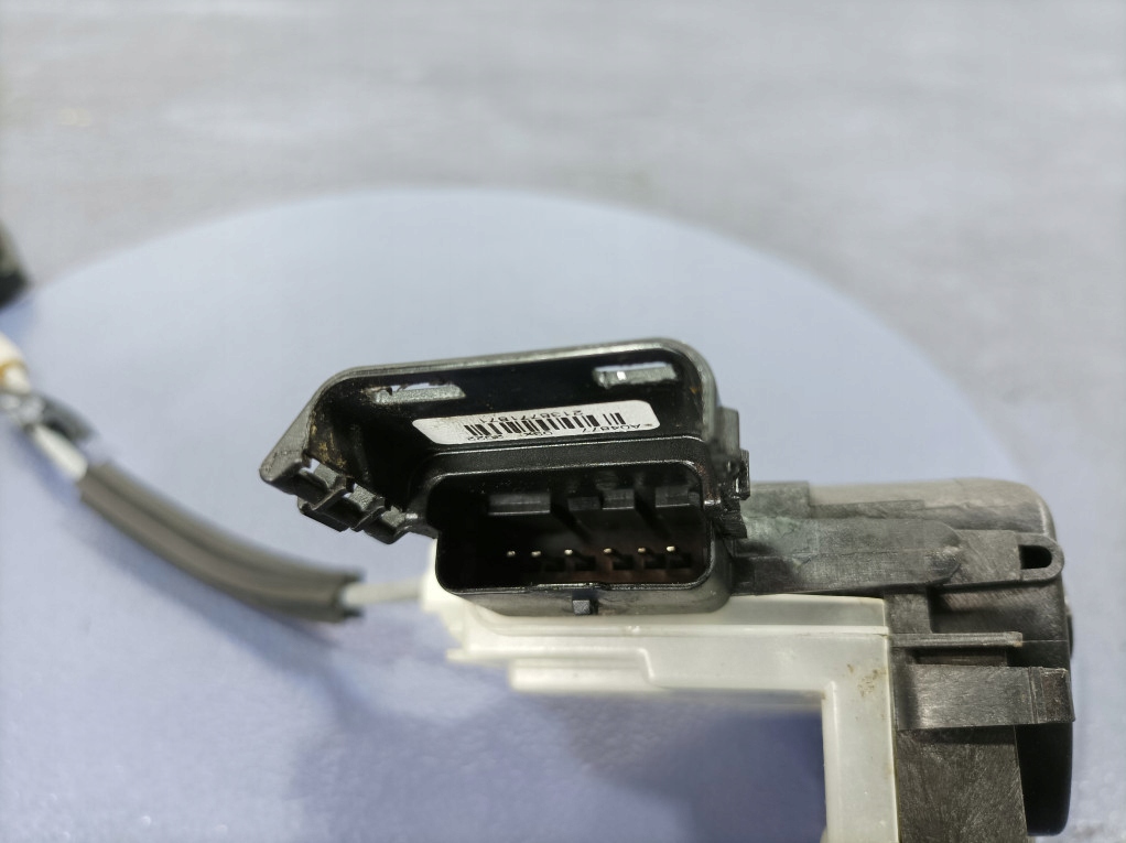 Peugeot 208 ii замок дверь задний  правый 6 pin 444128 с Разборки