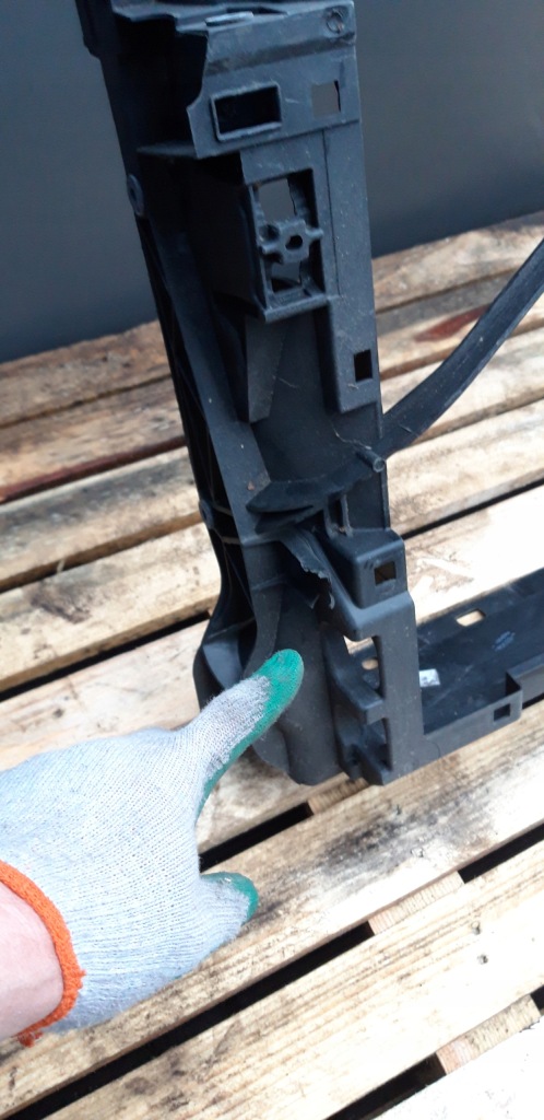 фото №9, Pas передний усилитель skoda octavia iii 5e0805588