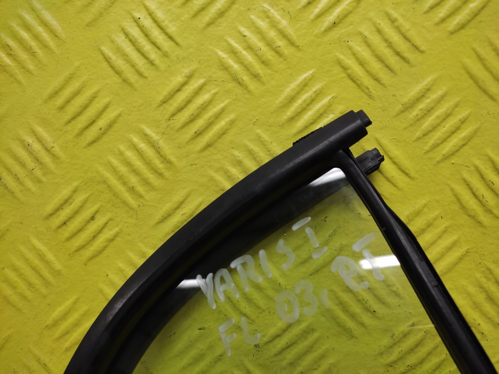 фото №3, Toyota yaris i lift скло двері правий задня